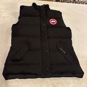 Canada Goose Women's Black Freestyle Quilted Vest size Medium